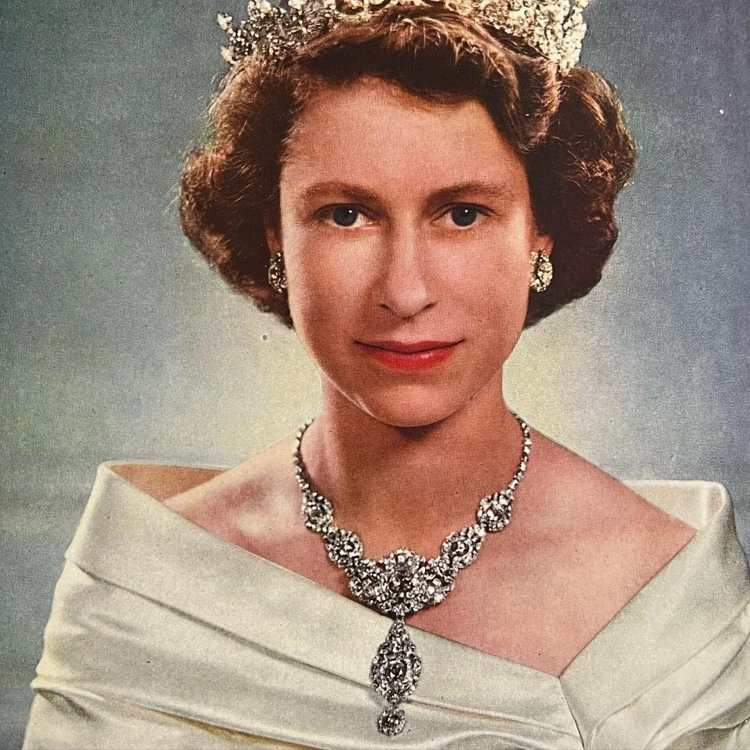 Countess of Warwick wearing the necklace in Harpers Bazaar